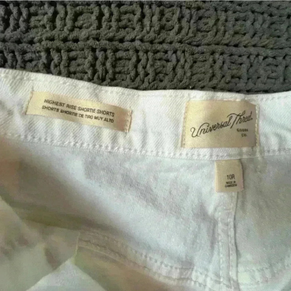 Universal Thread White Jean Shorts - Picture 7 of 8